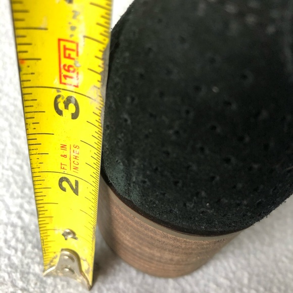 NWOT UGG KOOLABURRA  HEELED SANDALS. - Picture 8 of 8